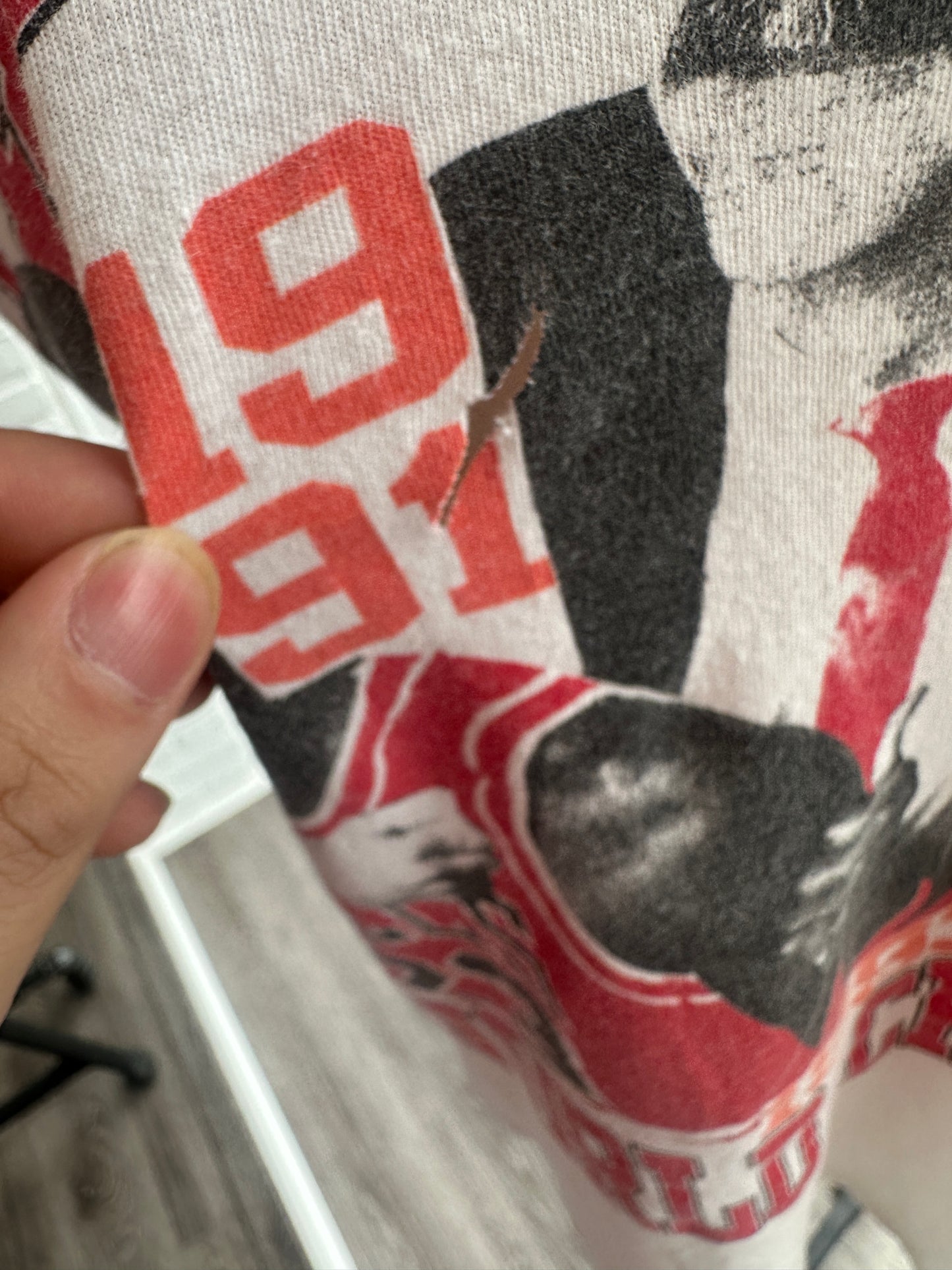 (Mens Small) 1993 Chicago Bulls 3-Peat Champs Shirt