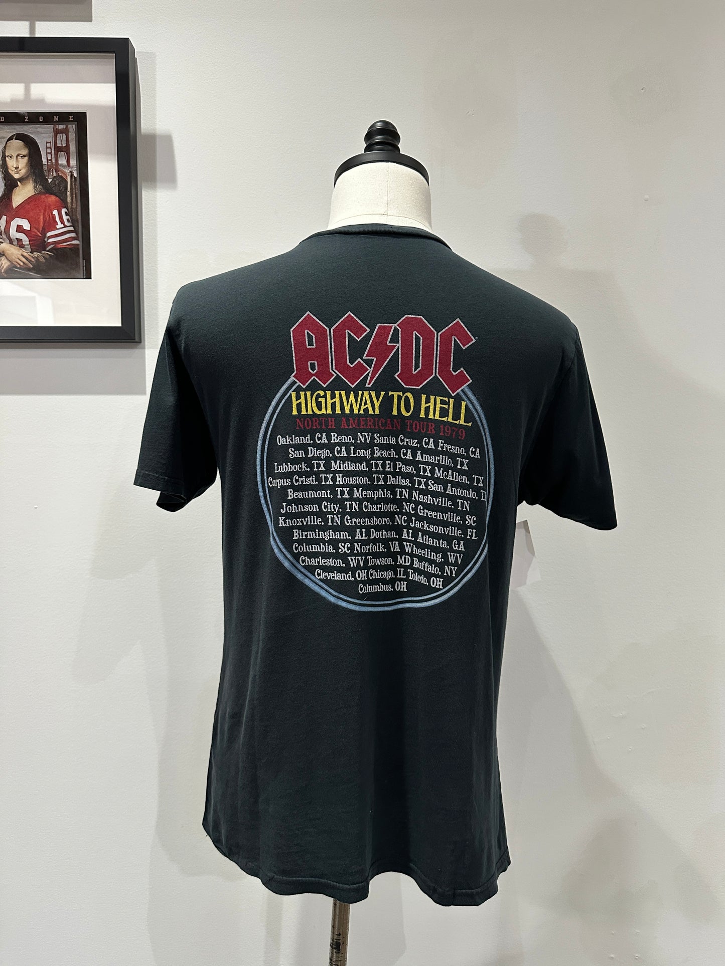 (Mens Large) Retro Ac/Dc Band shirt