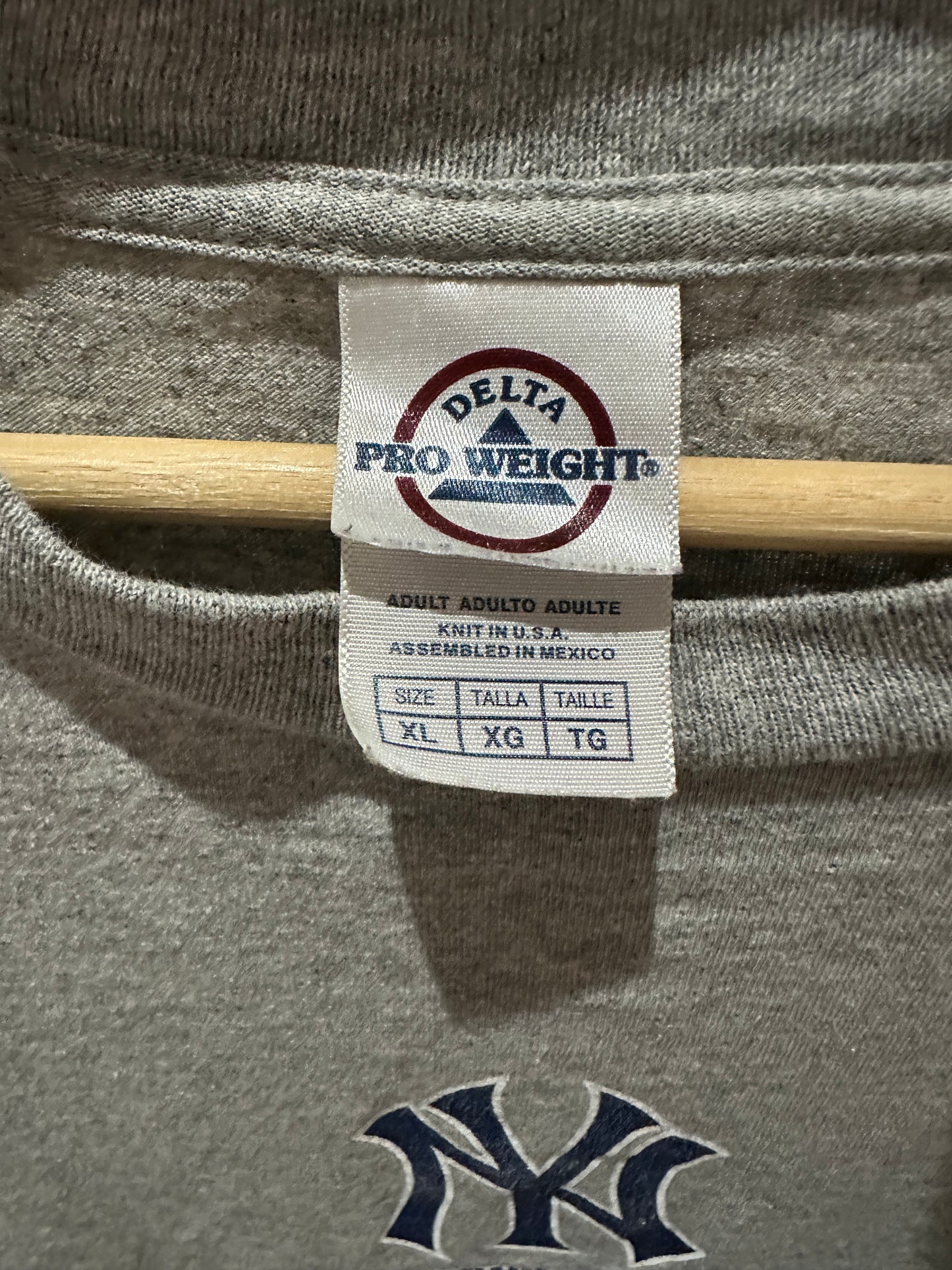 (Mens XL) MLB New York Yankees Shirt