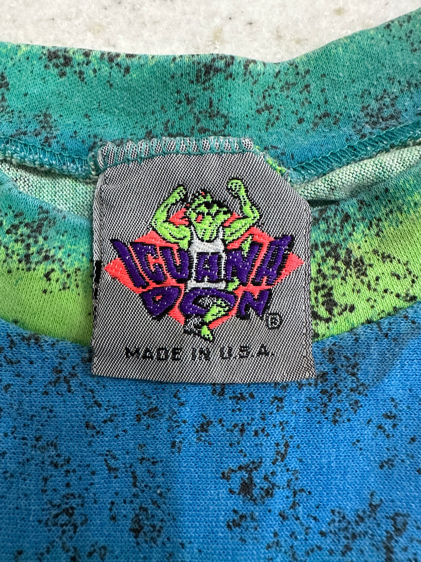 (Kids Large) 90s Iguana Don Surf Shirt