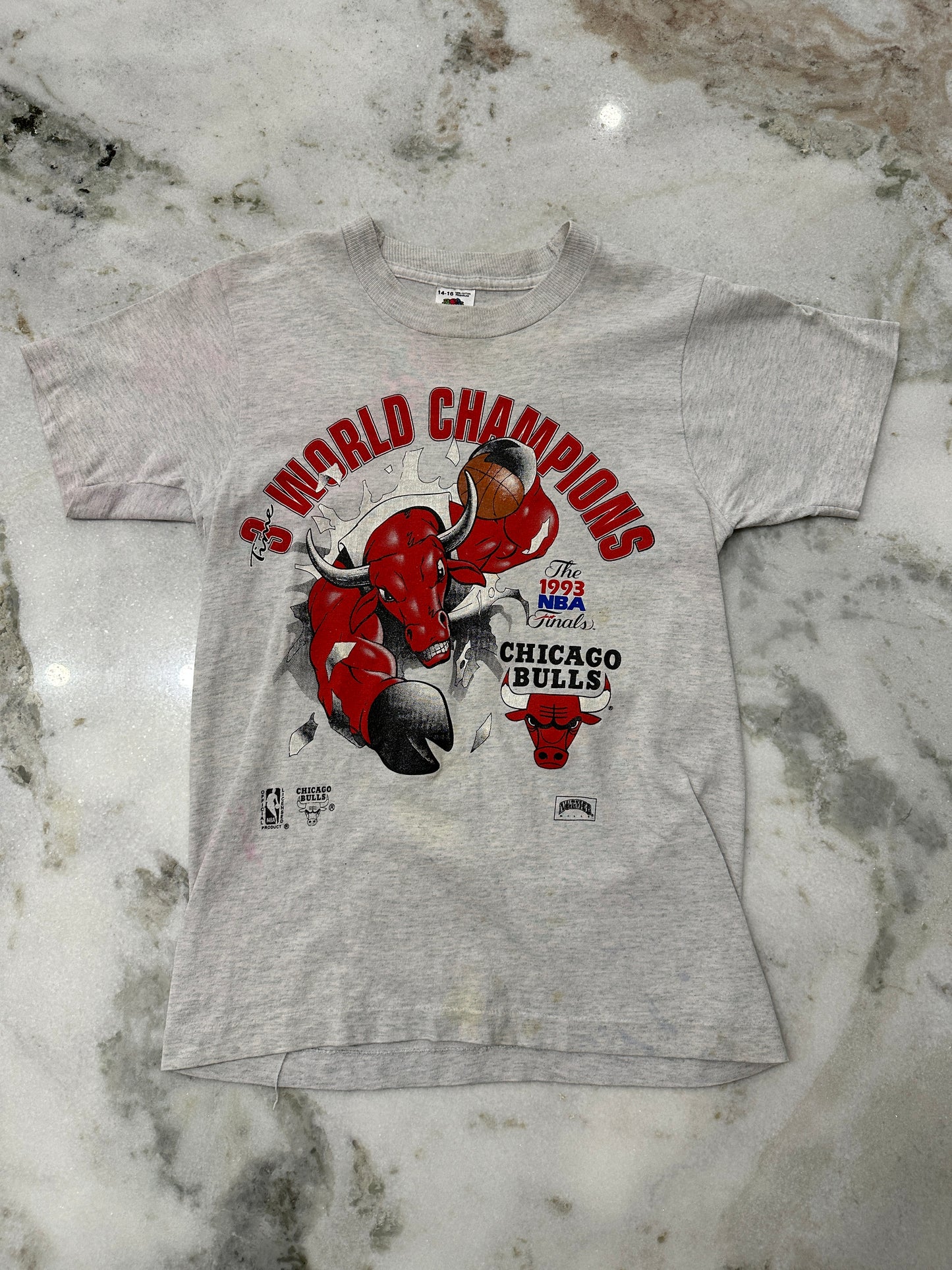 (Mens Kids 14-16) 1993 Chicago Bulls World Champs Shirt