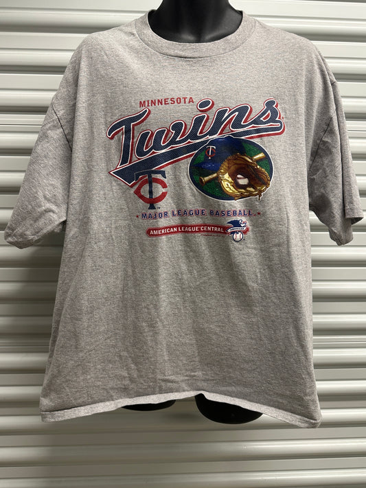 (Mens XL) 2003 Minnesota Twins Shirt
