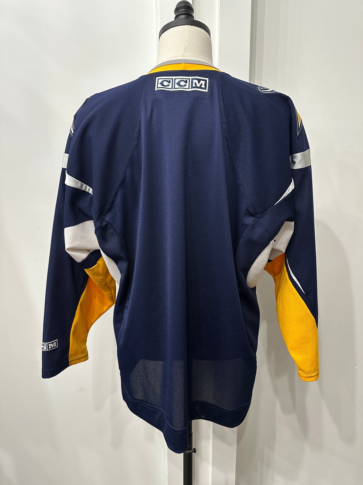 (Mens Medium) 90s CCM Buffalo Sabres NHL Jersey