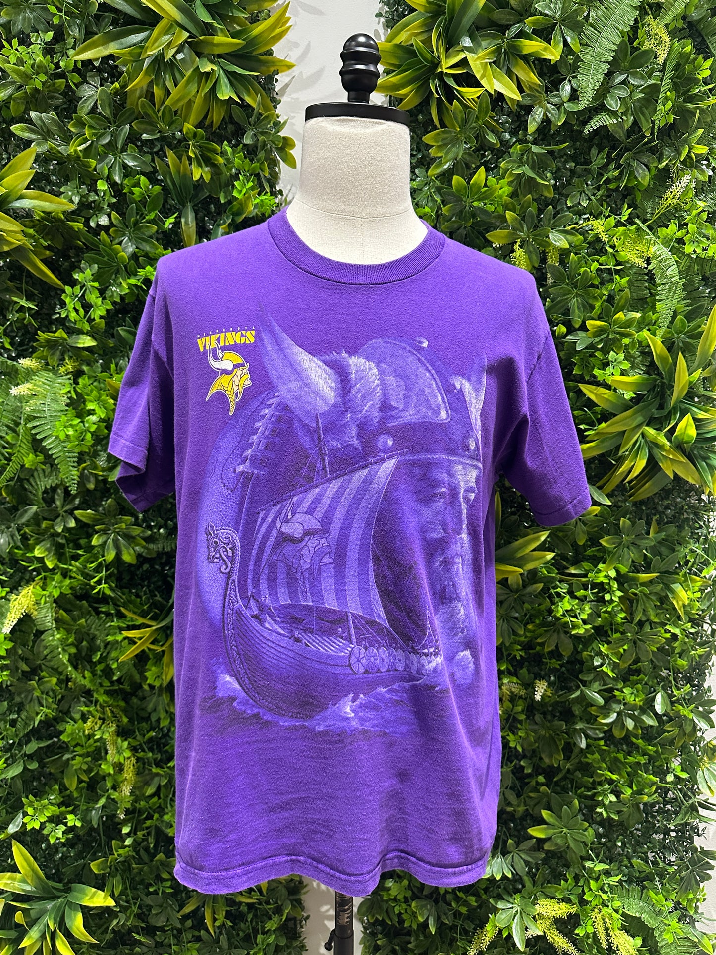 (Mens Large) 90s Minnesota Vikings shirt 007