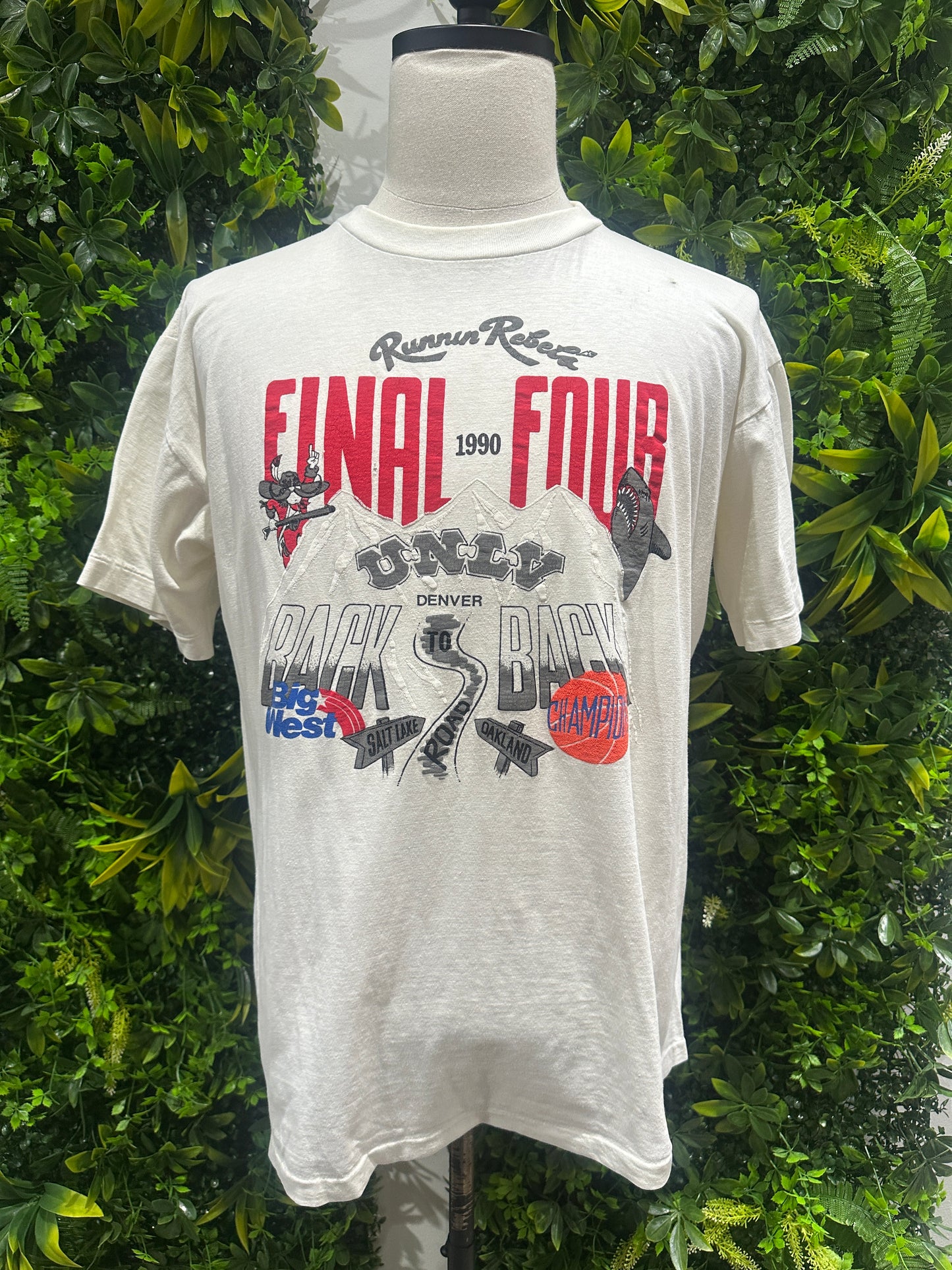 (Mens XL) 1990 Runnin Rebels Final Four Shirt 007