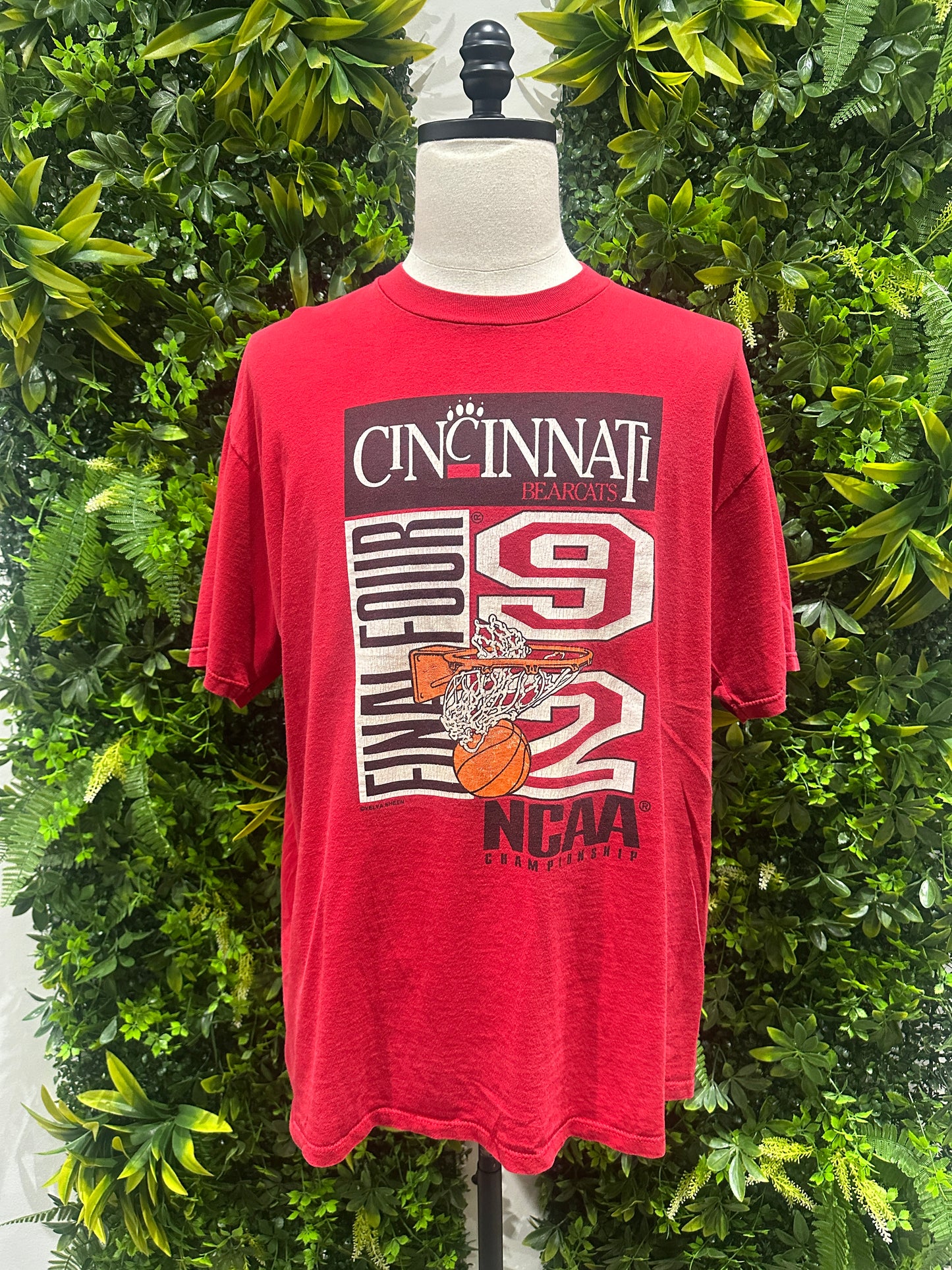 (Mens XL) 1992 Cincinnati Bearcats Final Four Shirt 007
