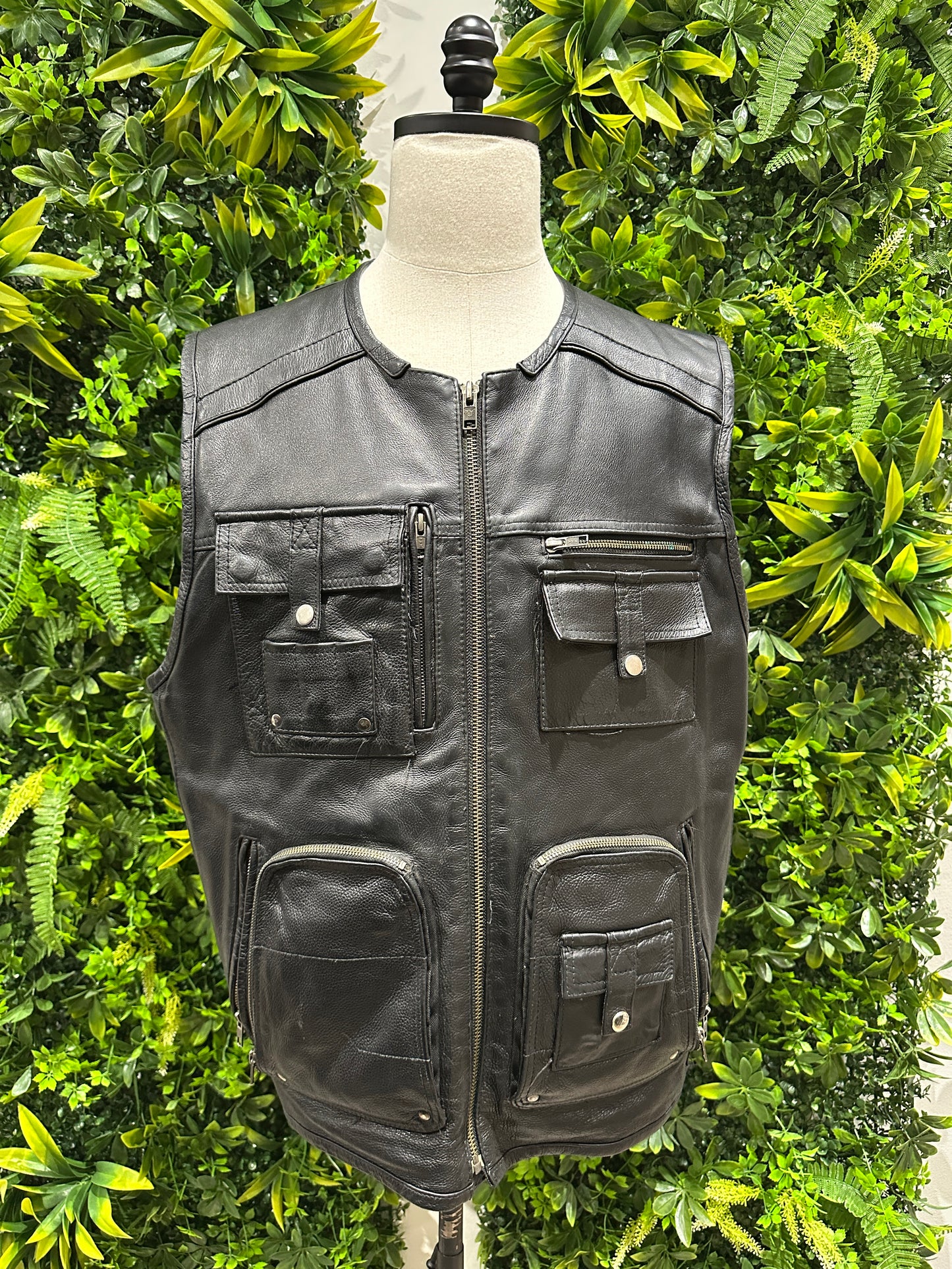 (Mens XL) Black Biker Leather Vest 007