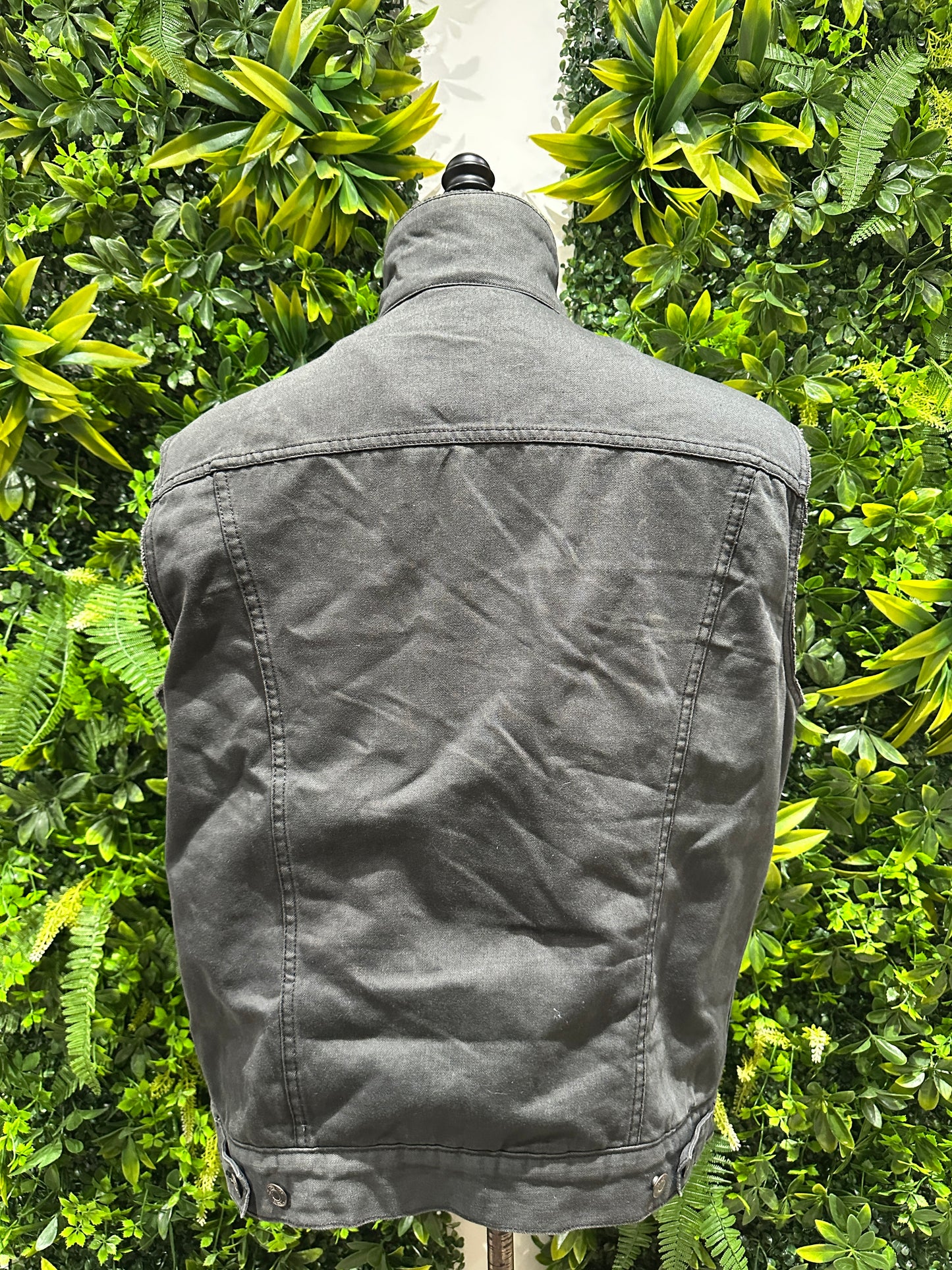 (Mens Medium) Levi's Gray Denim Trucker Vest 007