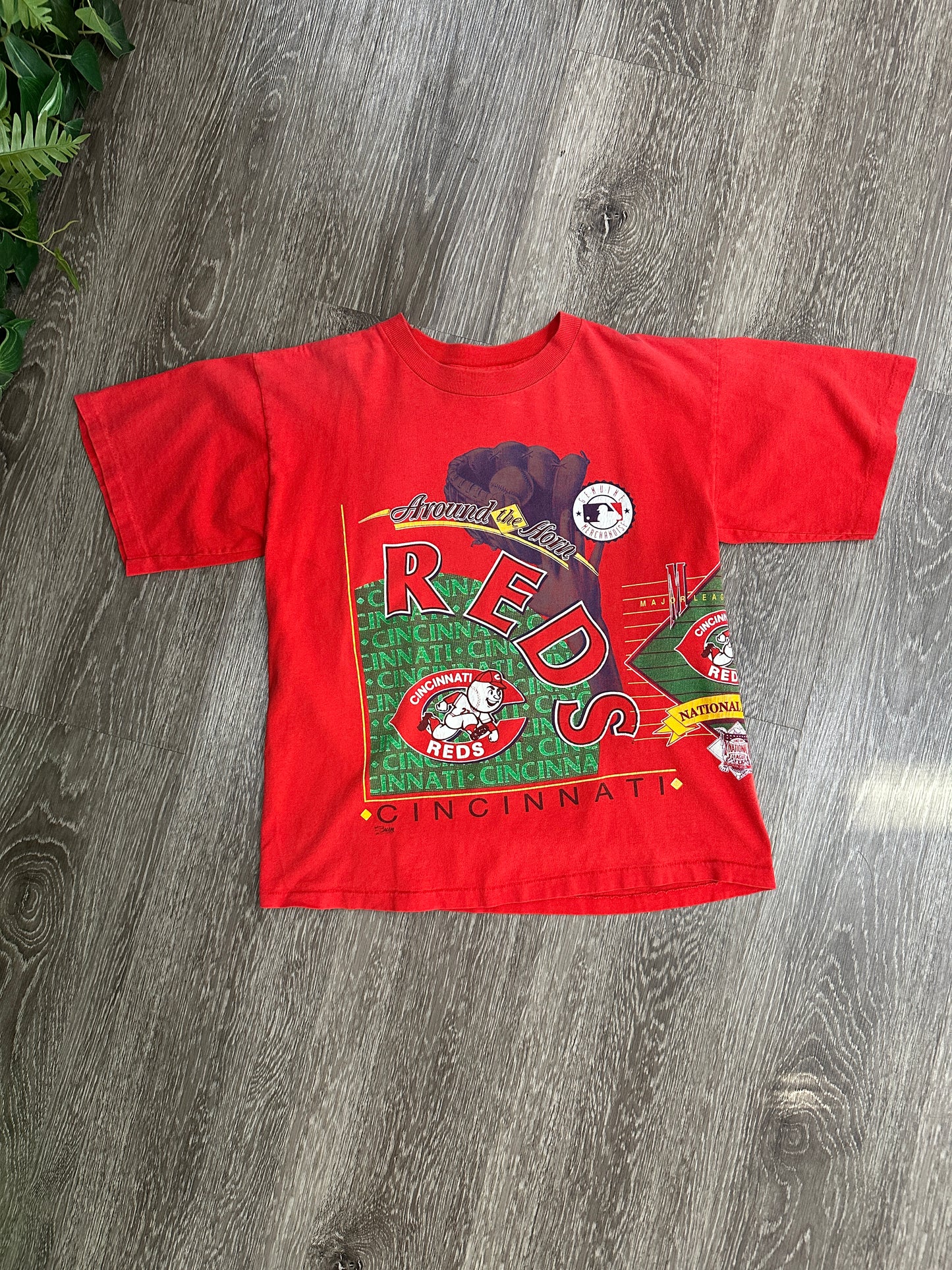 (Kids Large) 90s Cincinnati Reds 'Around the Horn' Shirt 007
