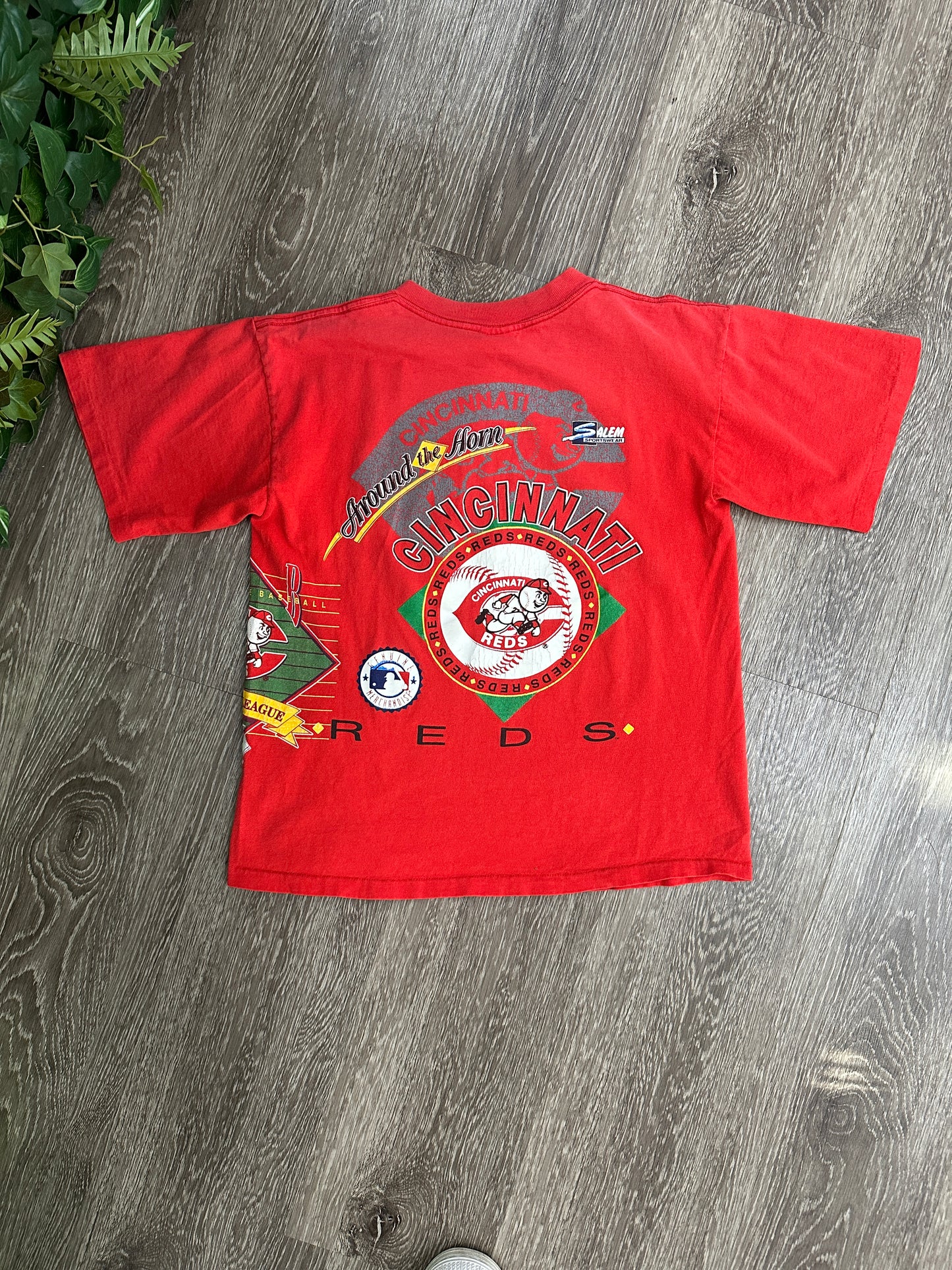 (Kids Large) 90s Cincinnati Reds 'Around the Horn' Shirt 007