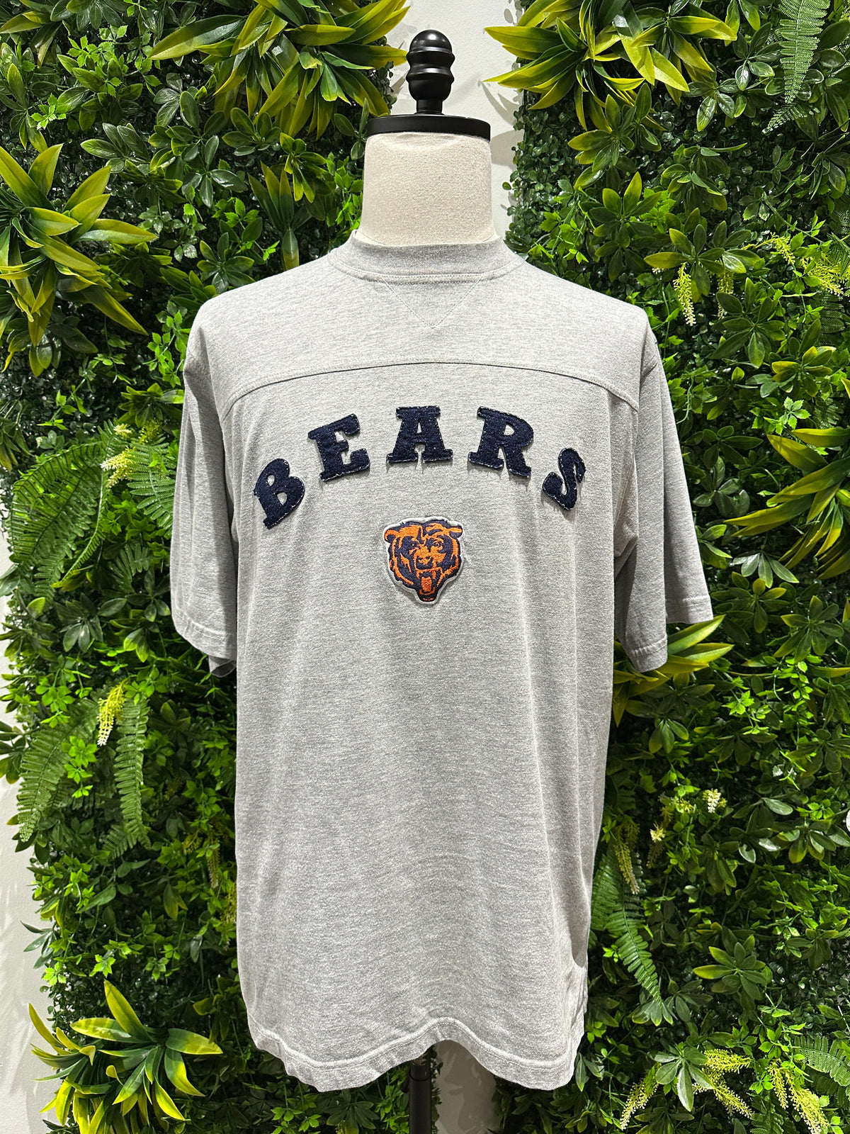 (Mens XL) 90s Chicago Bears Spell-Out Shirt 007