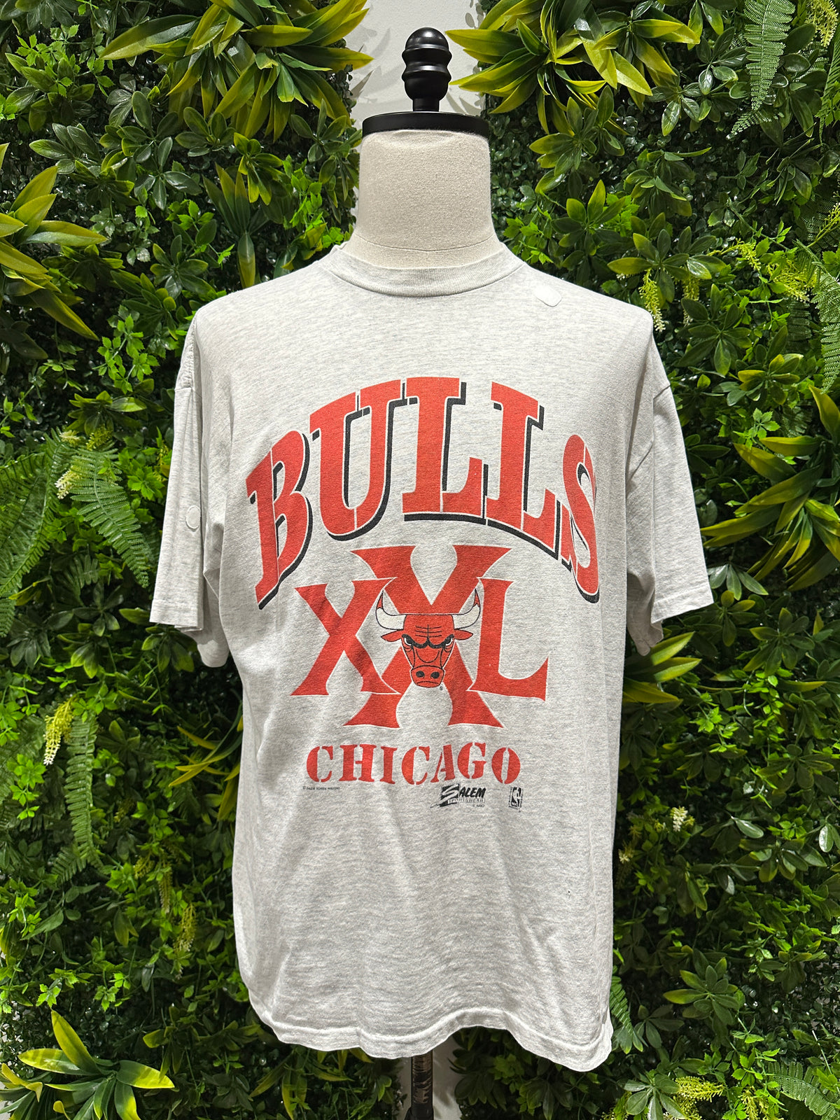 (Mens XL) 1990 Chicago Bulls Spell-Out Shirt 007