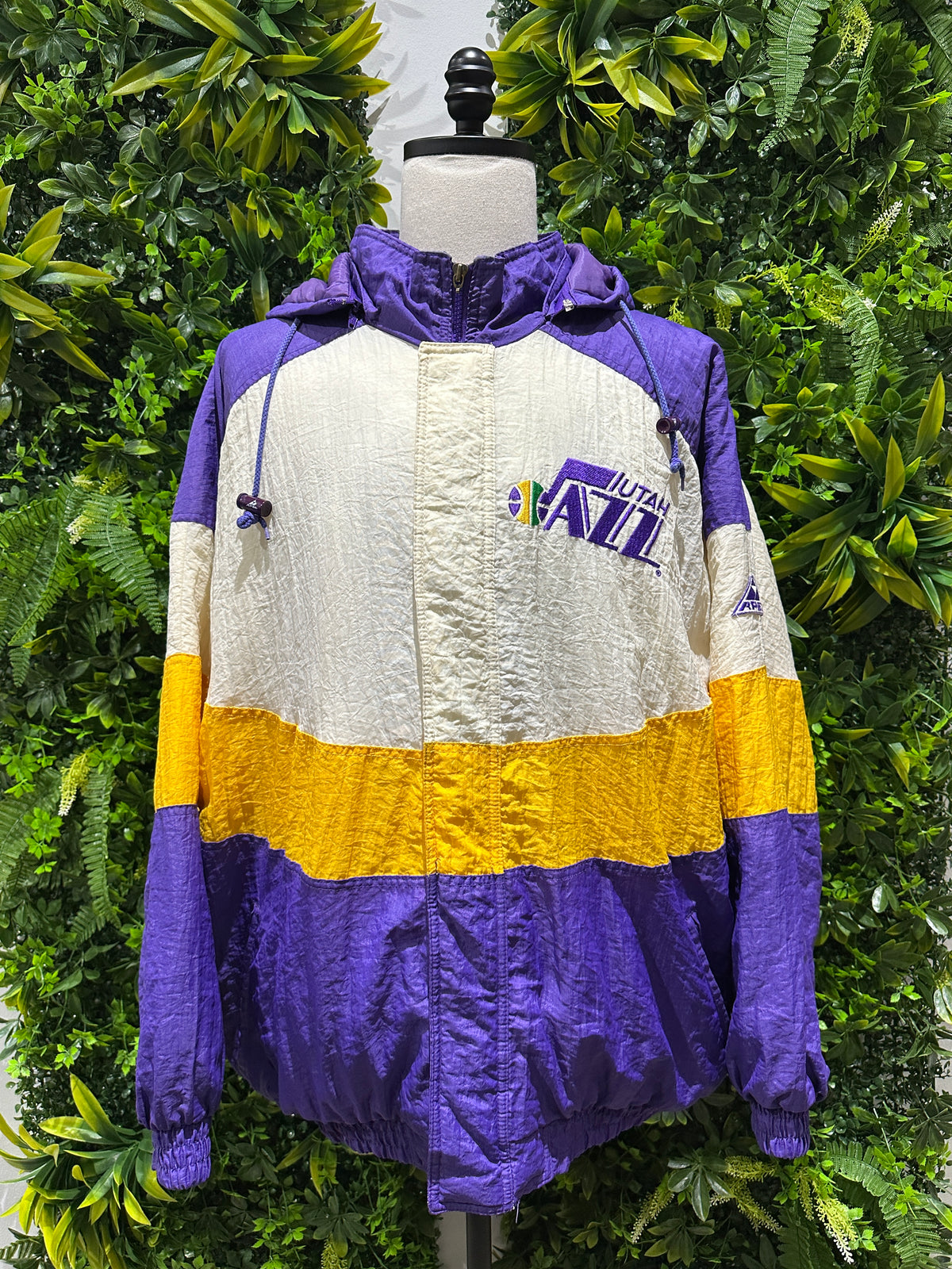 (Mens XL) 90s Utah Jazz Puffer Jacket 007