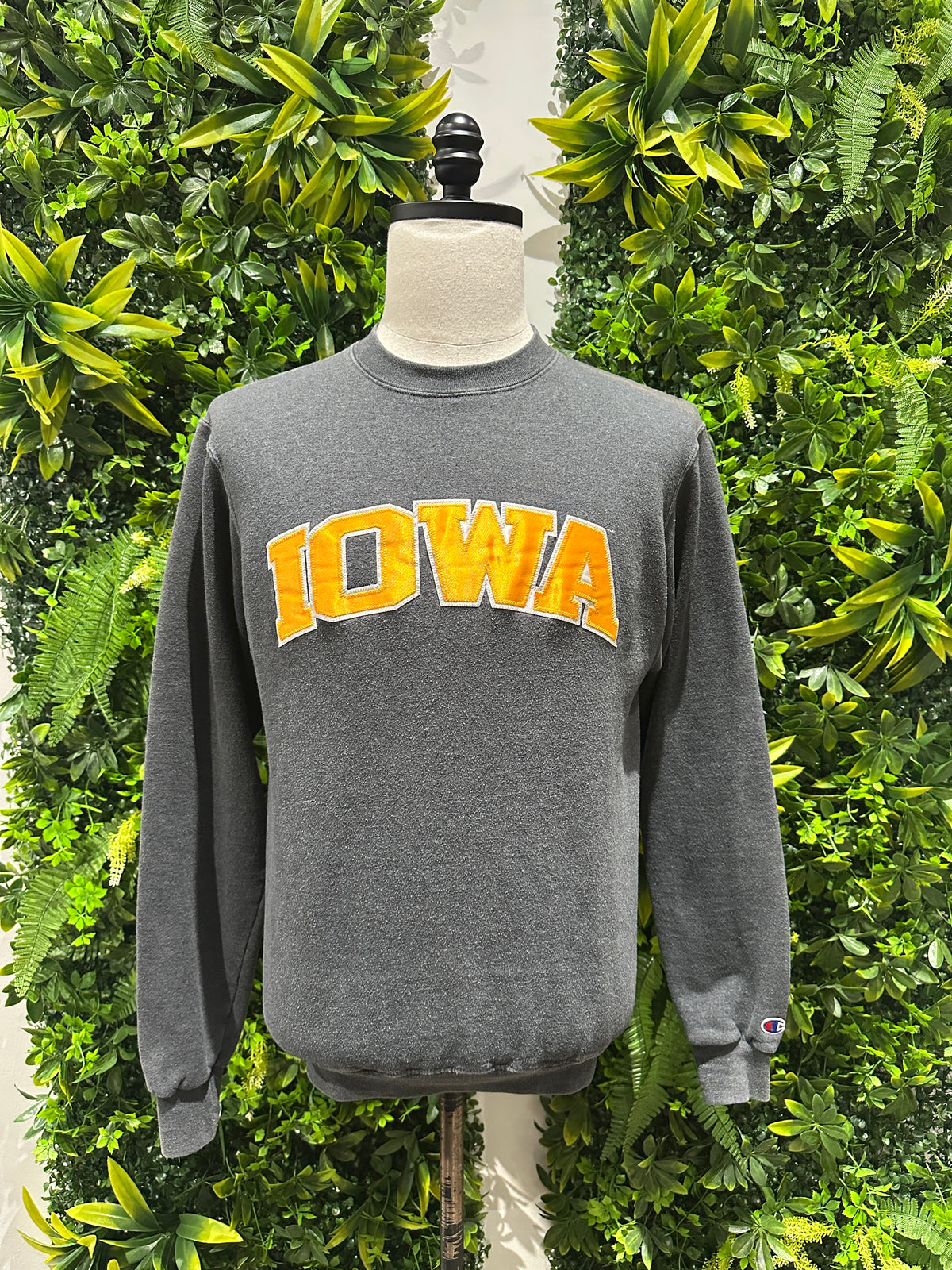 (Mens Large) University of Iowa Spell-Out Sweater 007