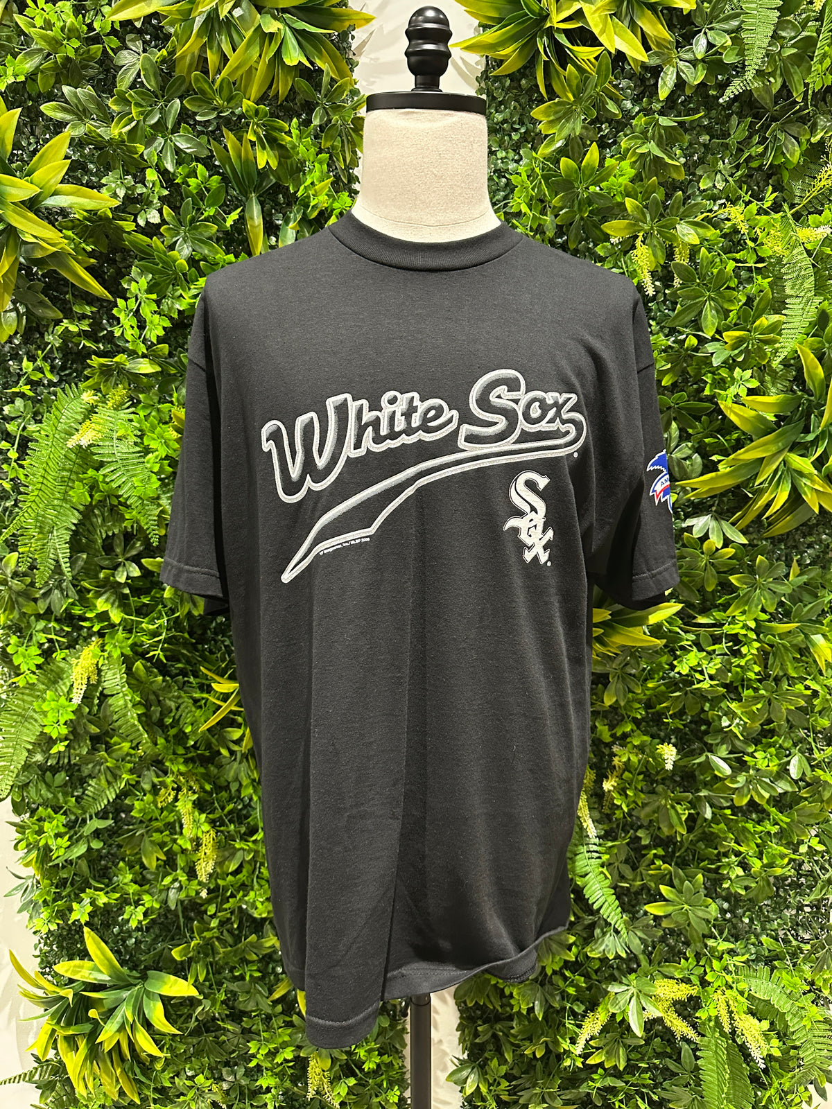 (Mens XL) 90s Chicago White Sox Spell-Out Shirt