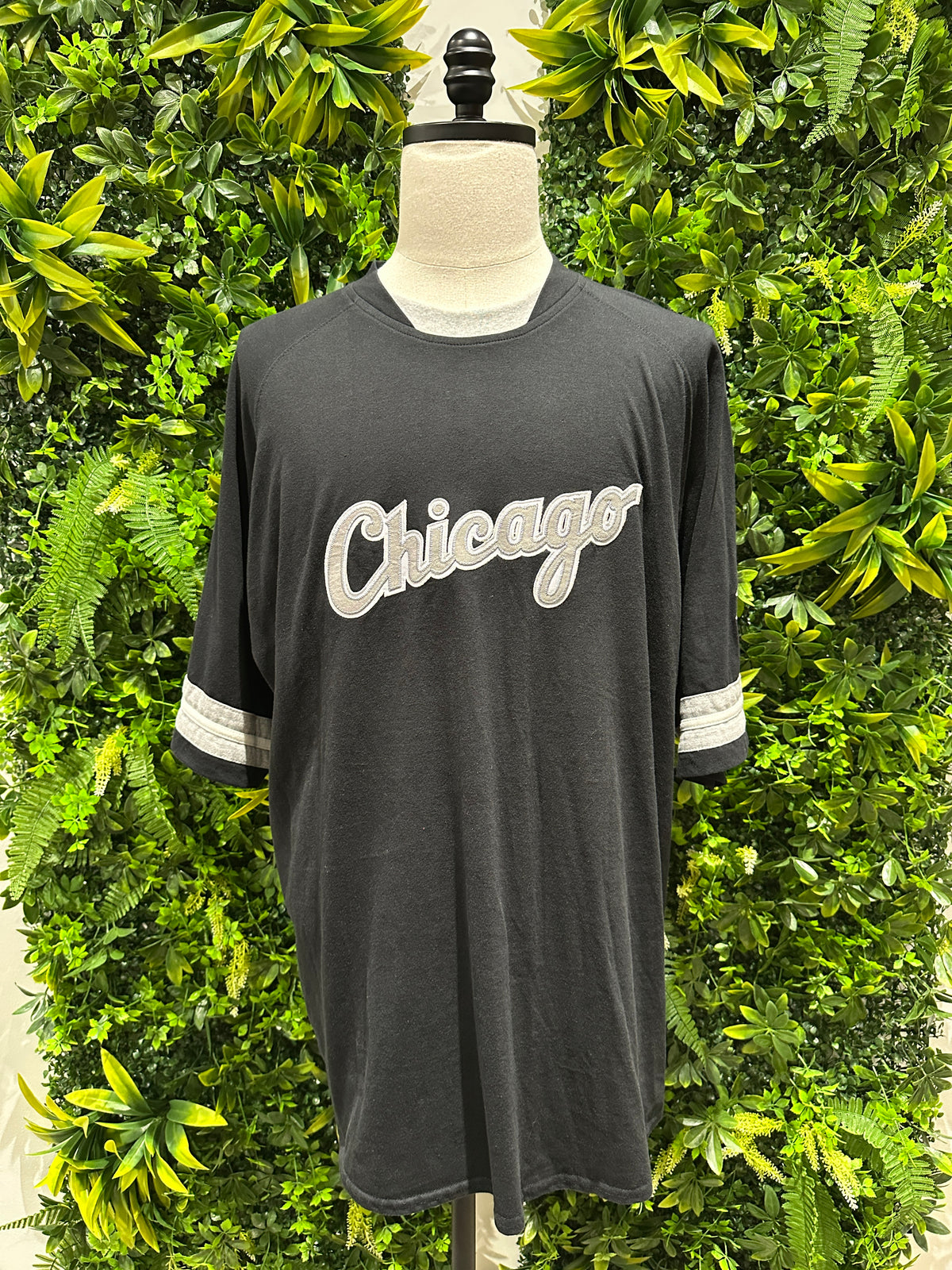 (Mens XL) 90s Chicago White Sox Spell-Out Shirt