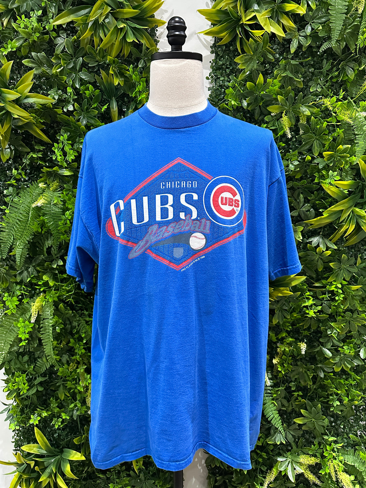 (Mens XL) 1998 Chicago Cubs Spell-Out Shirt 007
