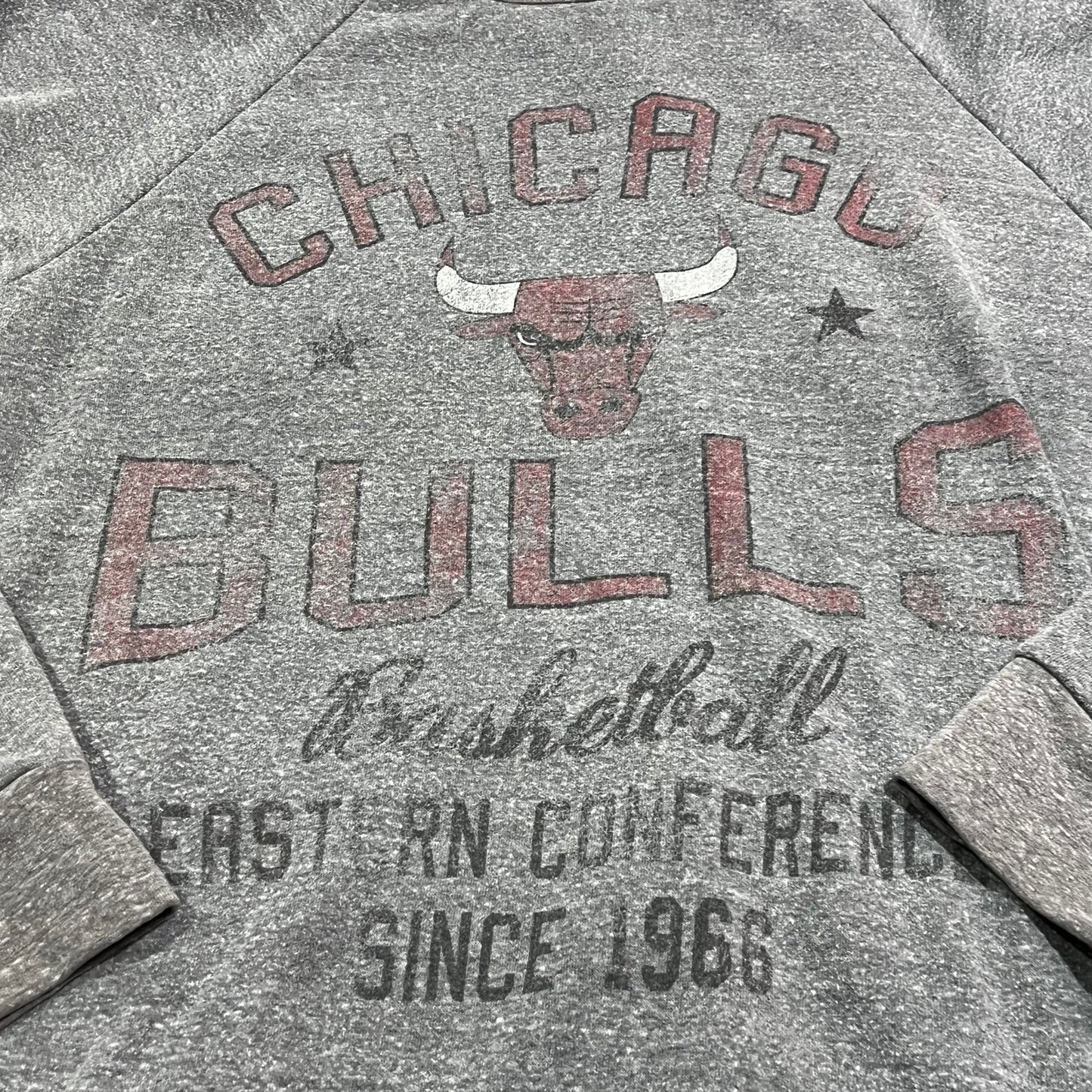 Chicago Bulls Long Sleeve Shirt Womans XL Sportige Gray NBA