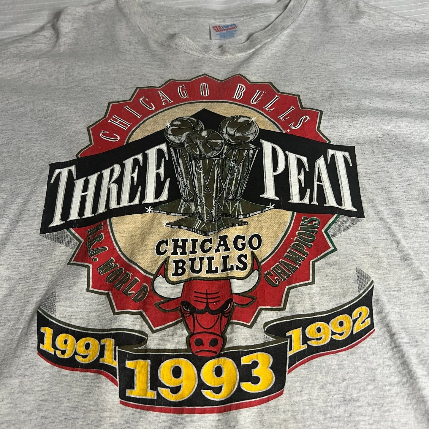 Vintage Chicago Bulls Shirt Mens XL Three Peat 1993 Short Sleeve NBA Gray