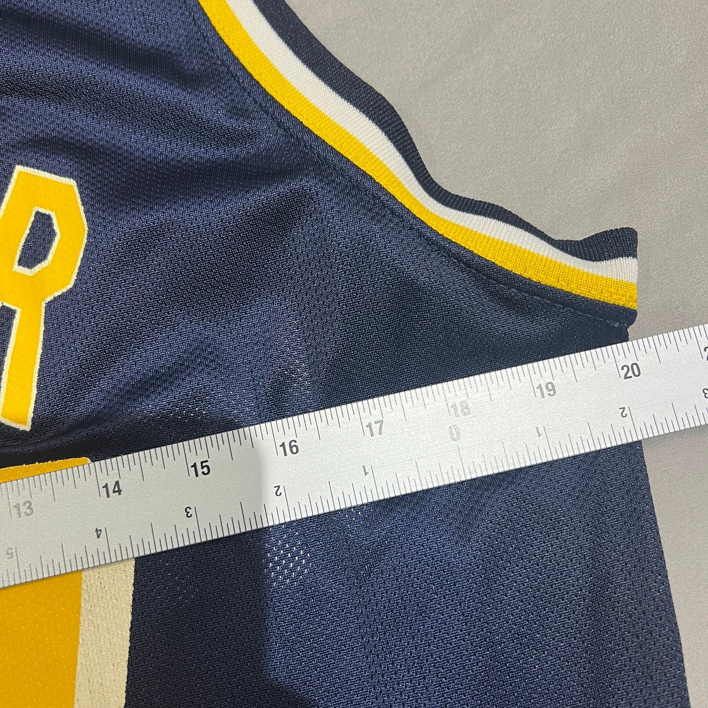 Vintage 90's Reggie Miller Indiana Pacers Jersey Mens 44 Champion NBA Blue #31