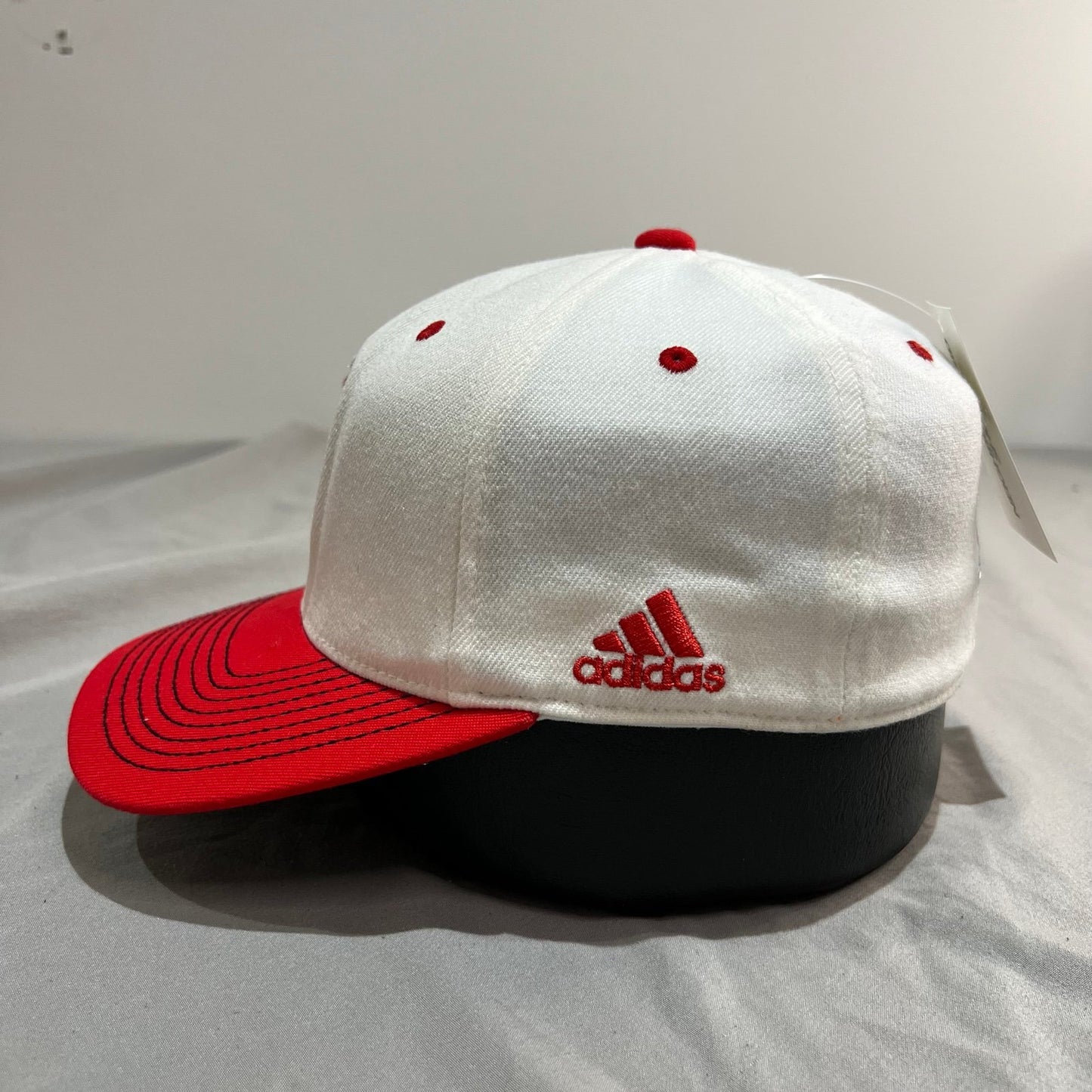 Chicago Bulls Fitted Hat Small/Medium Adidas Climaelite NBA White Red Cap Adult