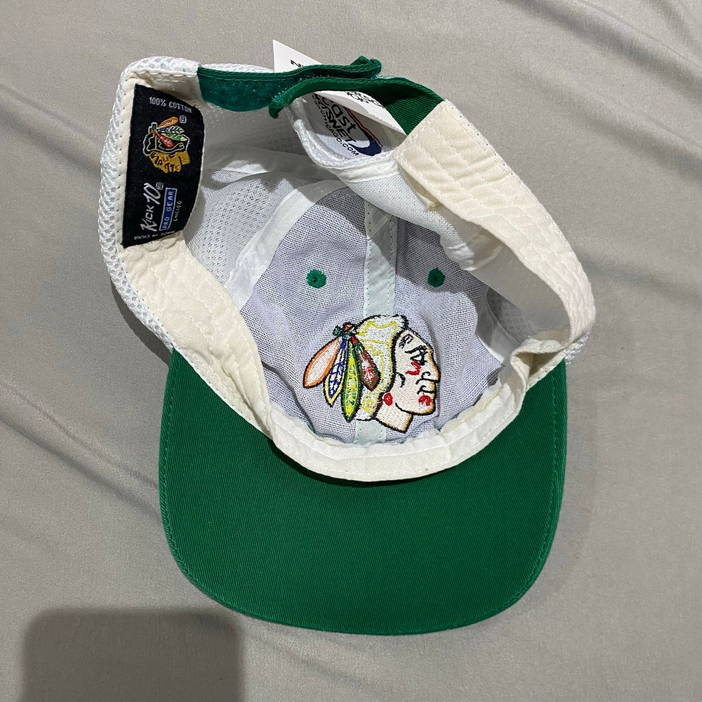 Chicago Blackhawks St. Patricks Green Hat Snapback Mesh Trucker NHL White