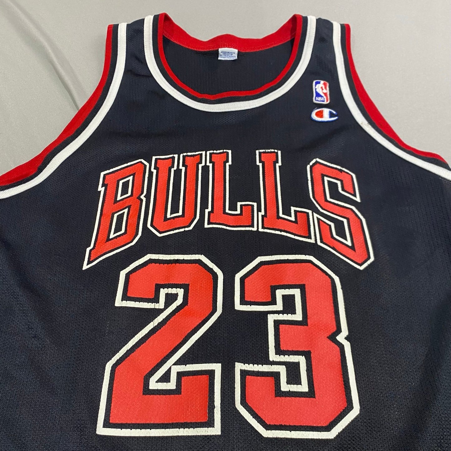 Vintage 90's Michael Jordan Chicago Bulls Jersey Mens 48 Champion Black #23 NBA