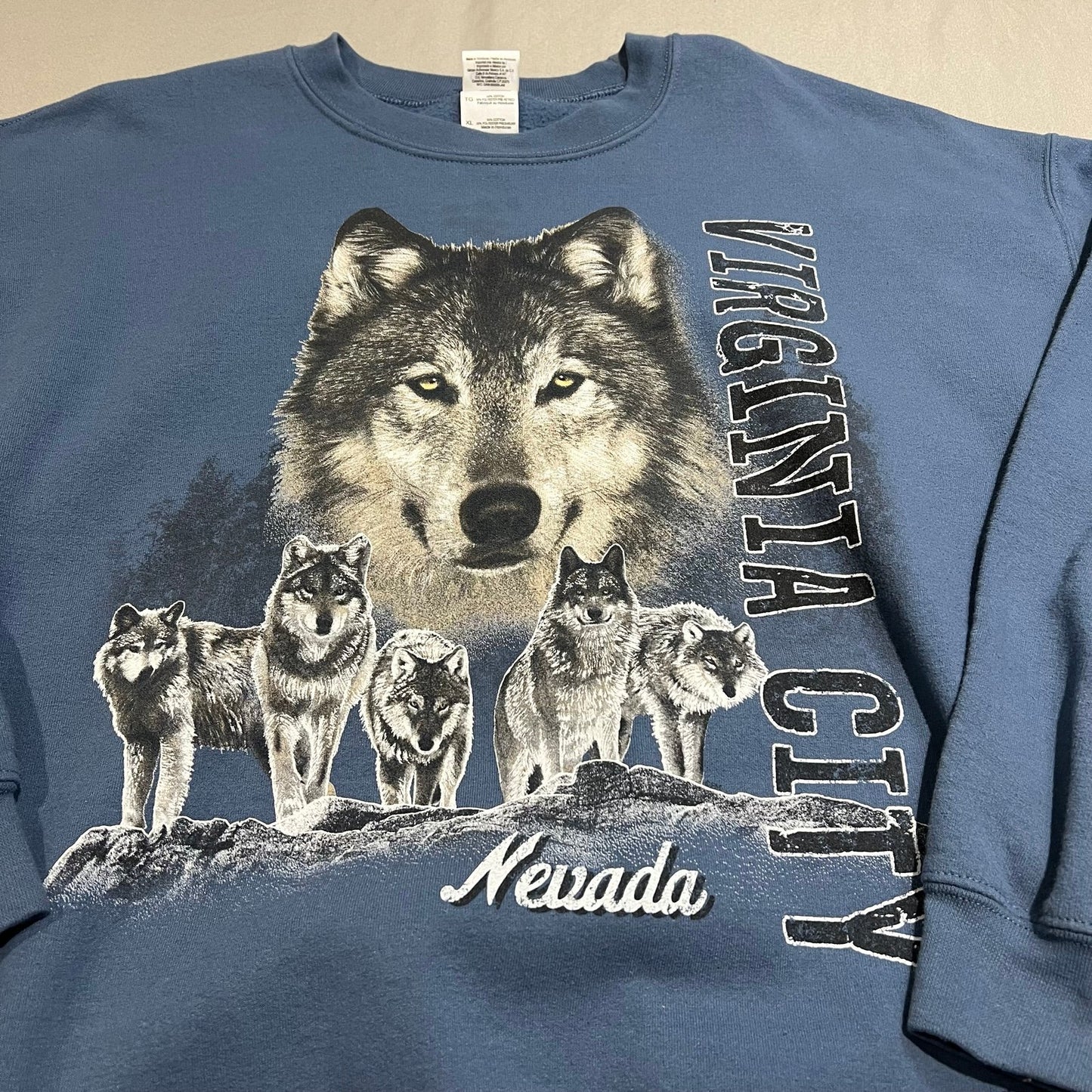 Vintage Wolf Sweater Mens XL Blue Virginia City Nevada Animal Nature