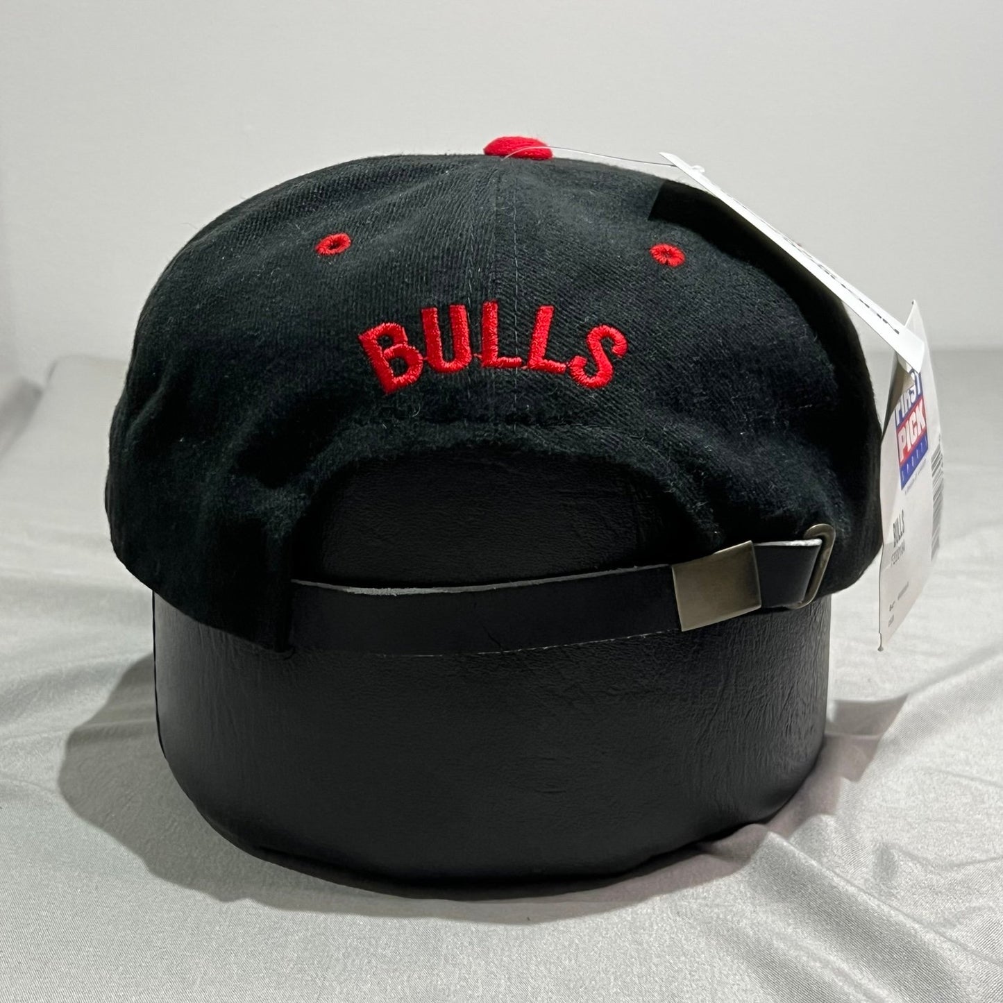 NWT Vintage 90's Chicago bulls Strapback Hat First Pick NBA Black Red