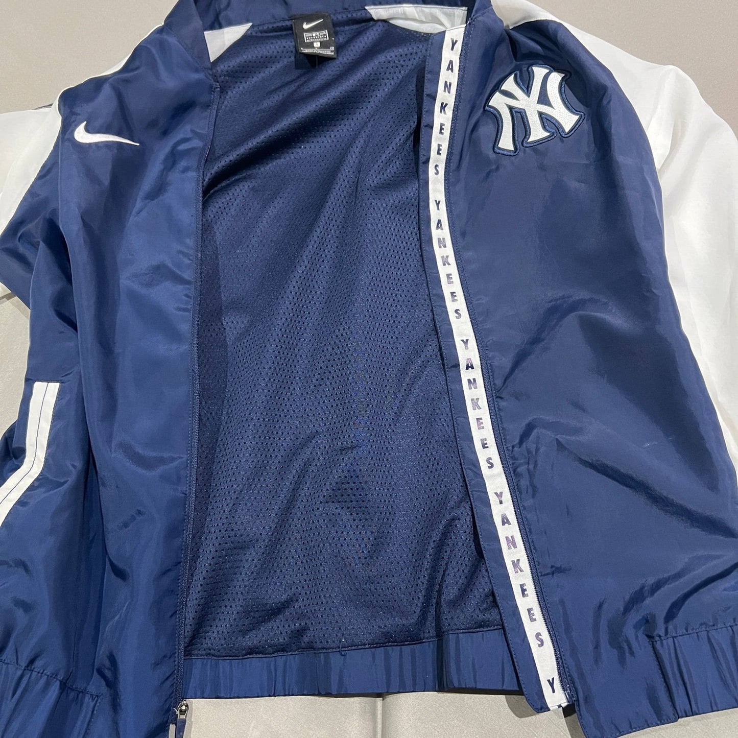 New York Yankees Nike Windbreaker Jacket Mens Small Full Zip Genuine Merchandise