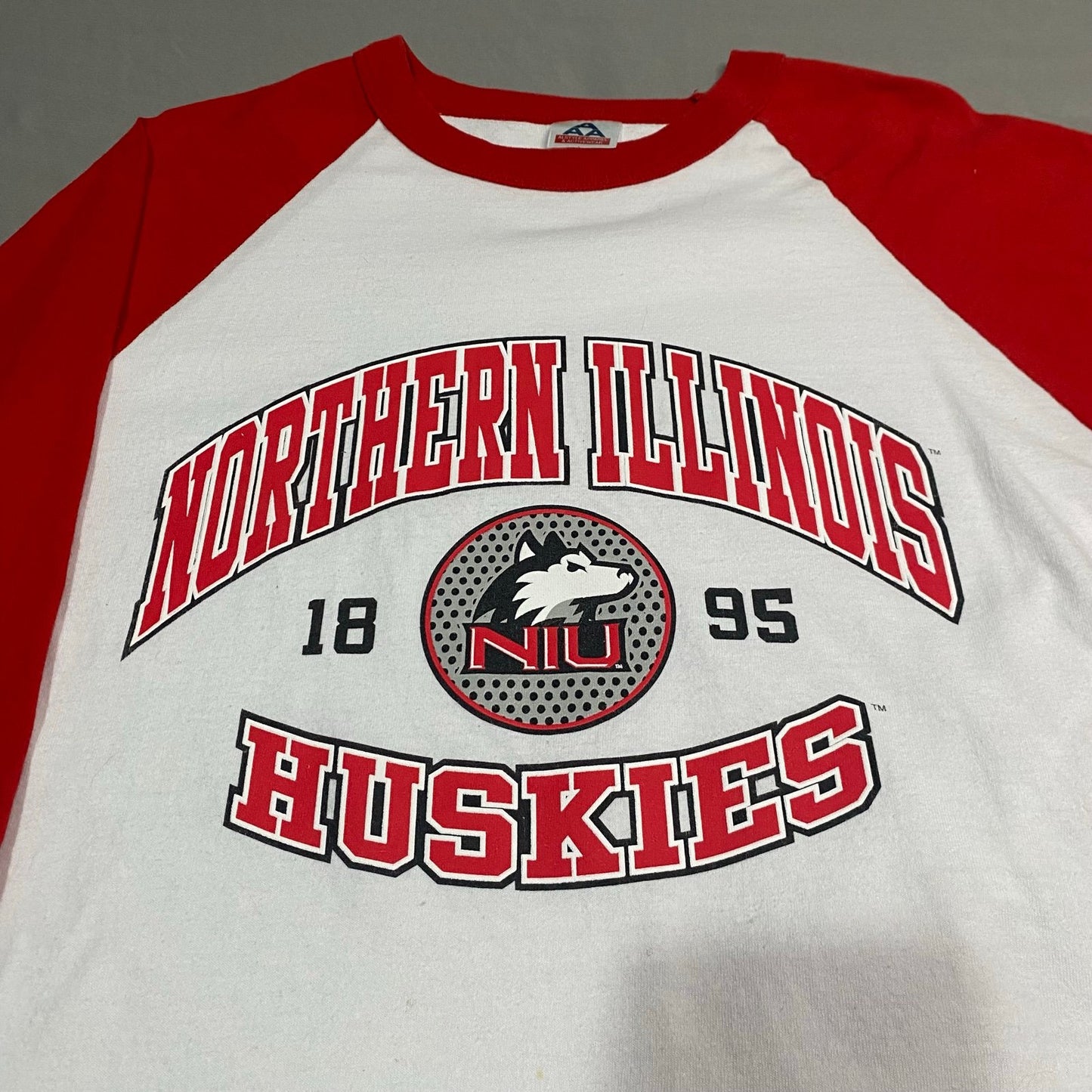 Northern Illinois University Huskies Baseball Shirt Womans Medium Huskies NIU