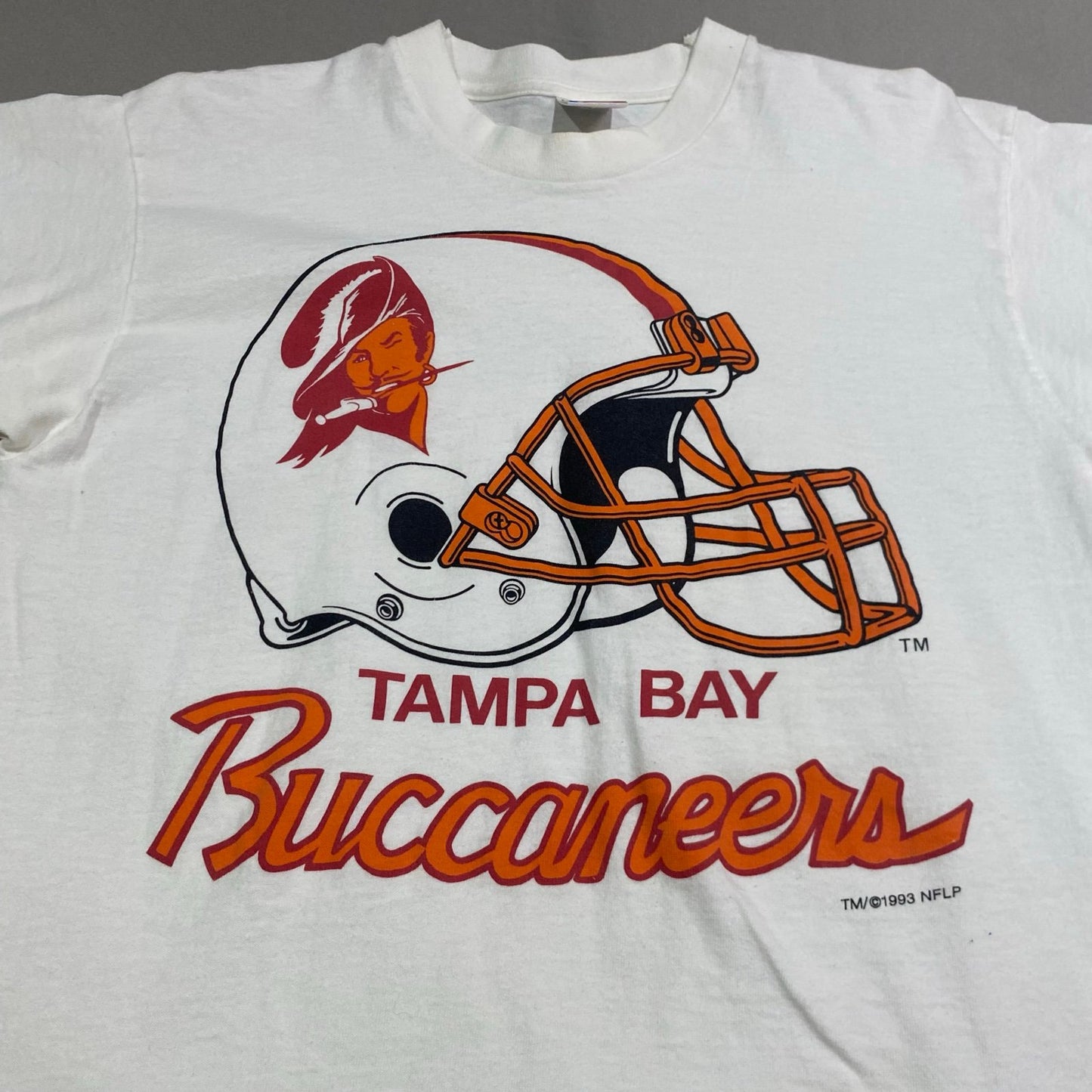 Vintage 1993 Tampa Bay Buccaneers Shirt Mens Medium Helmet NFL Short Sleeve