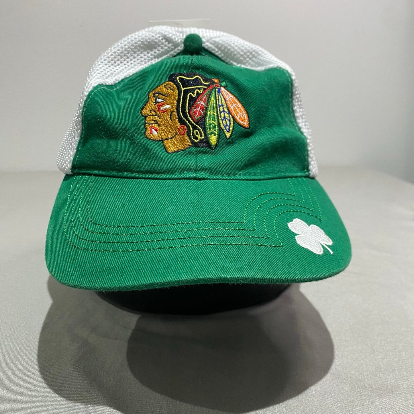 Chicago Blackhawks St. Patricks Green Hat Snapback Mesh Trucker NHL White