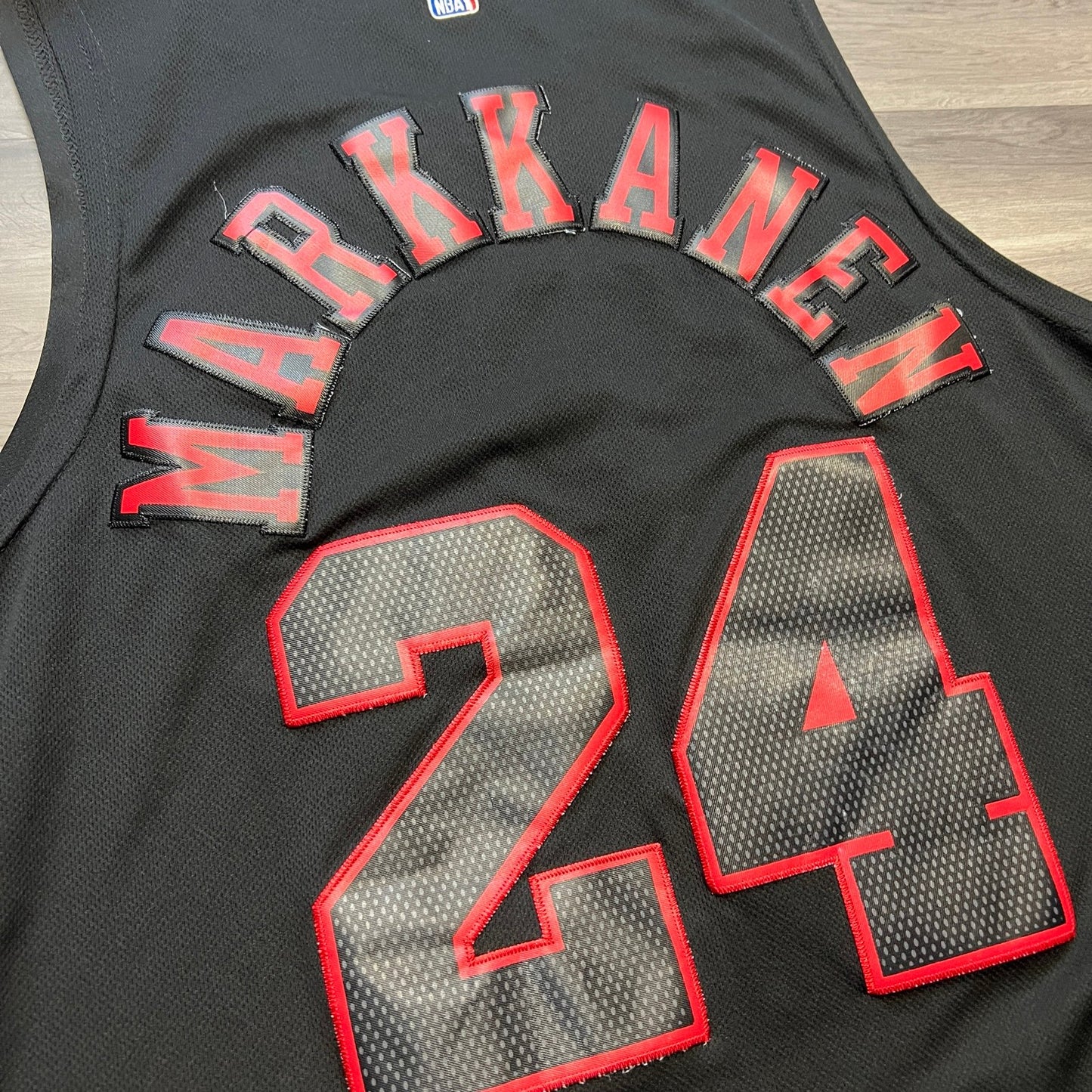 Lauri Markkanen Chicago Bulls Jersey Mens XL Nike Black #24 Red