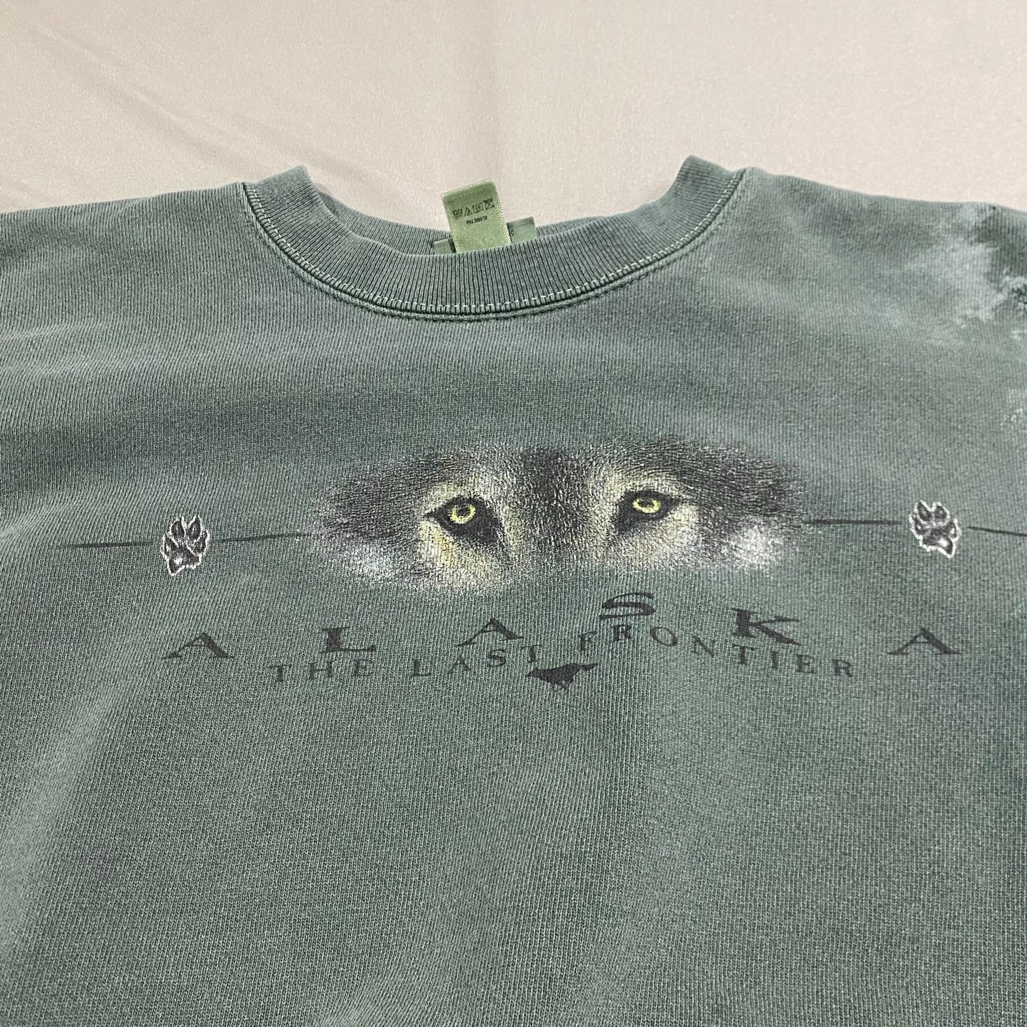 Vintage Wolf Crewneck Sweater Womans Medium Green Alaska Nature Animal Faded