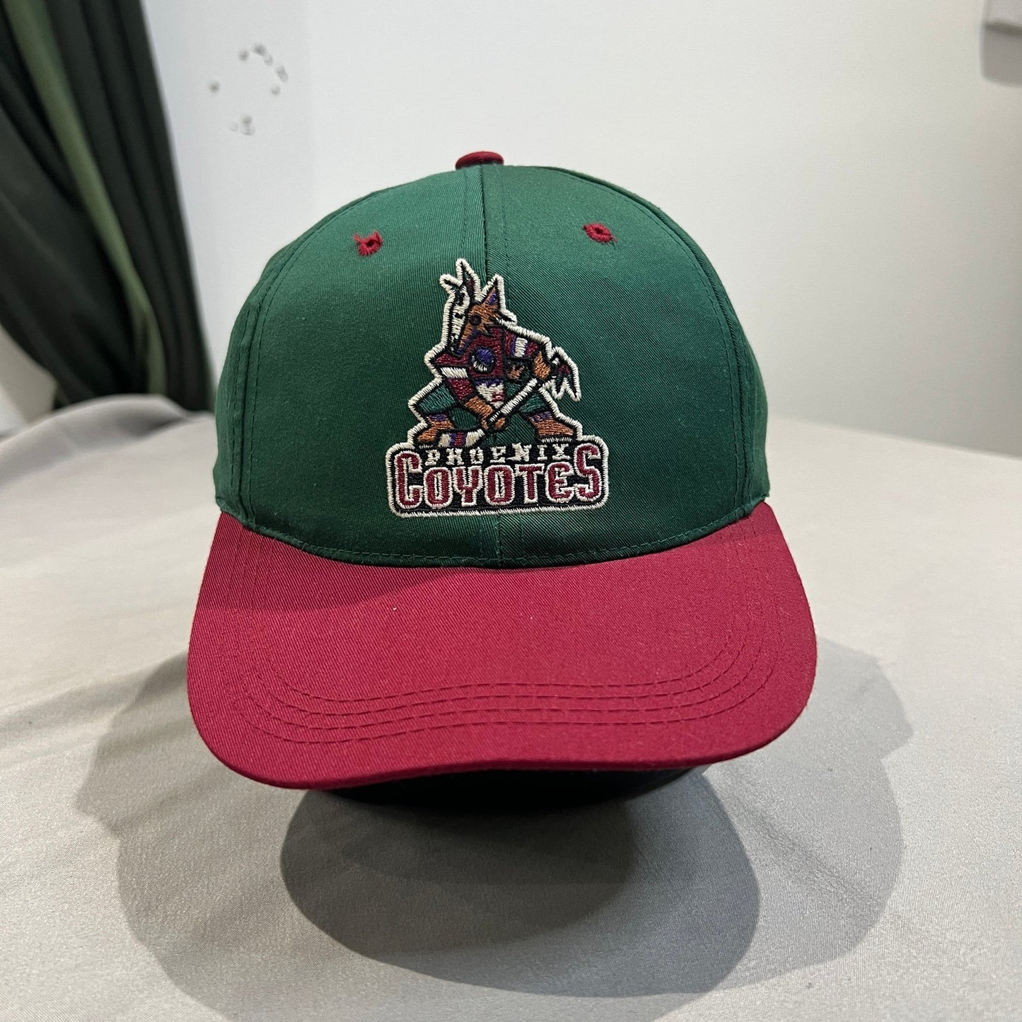 Vintage 90's Phoenix Coyotes Sports Specialties  Snapback Hat NHL Green red