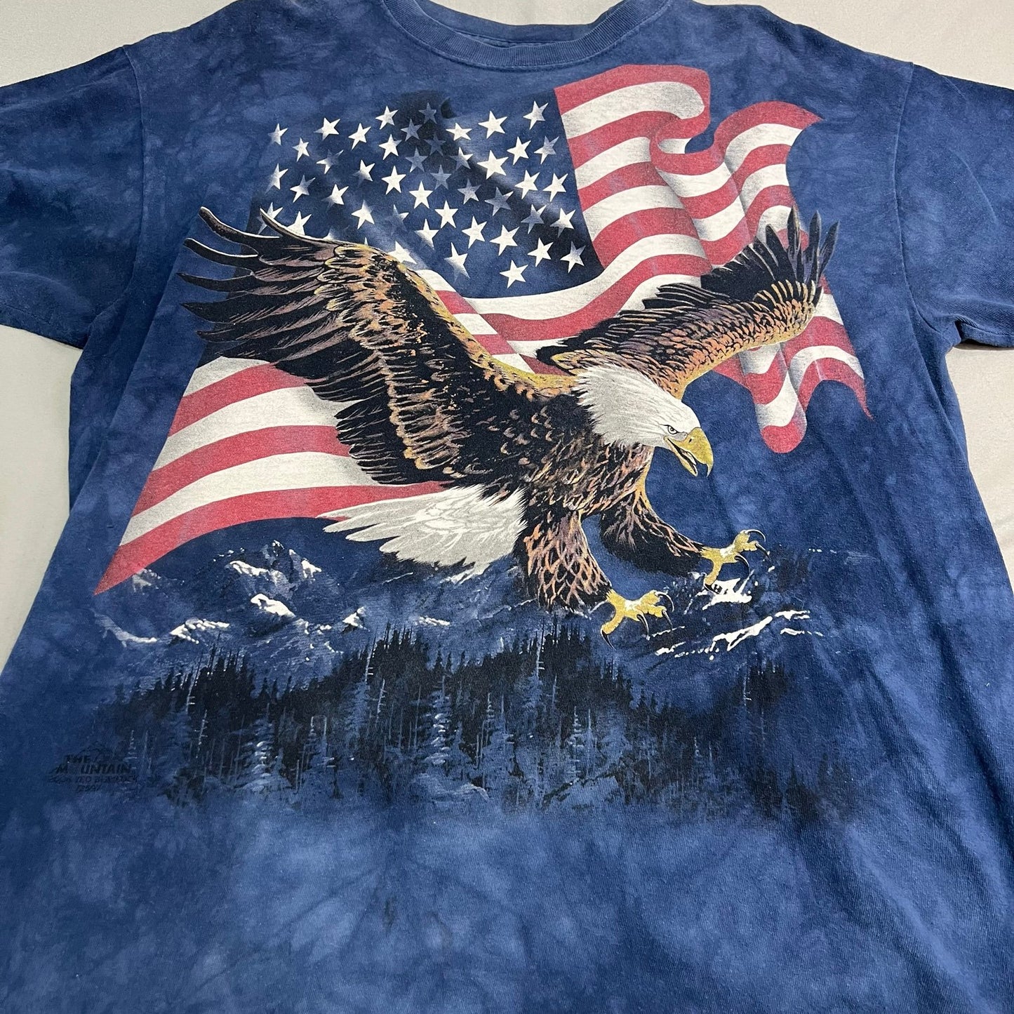 The Mountain American Eagle Shirt Mens XL Short Sleeve Blue Dyed Animal Nature