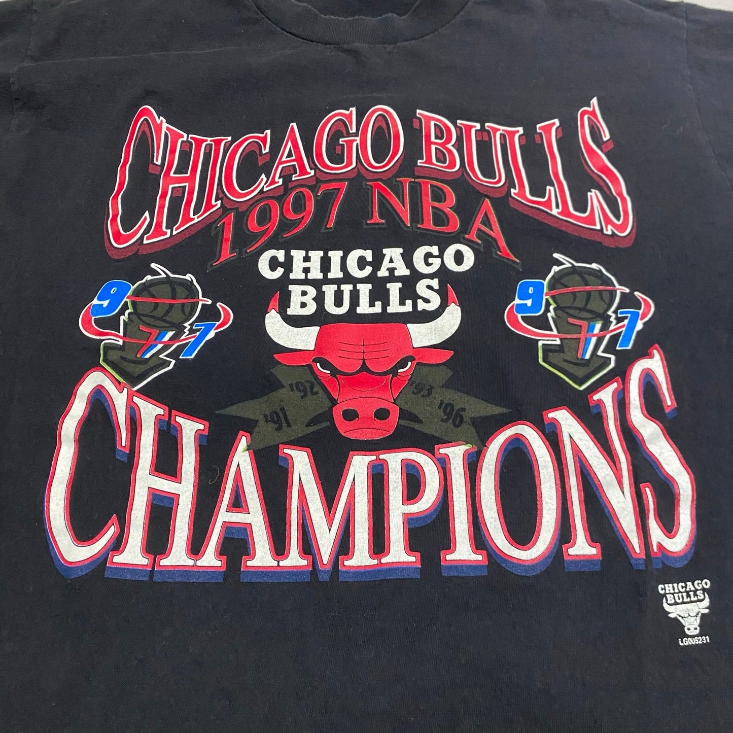 Vintage 1997 Chicago Bulls Shirt Mens XL LOGO 7 Black Short Sleeve Champions NBA